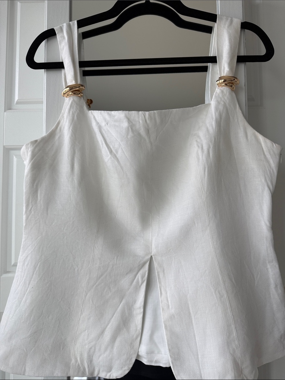 Commense White Sleeveless Linen-Blend Tank with Gold Ring Straps
